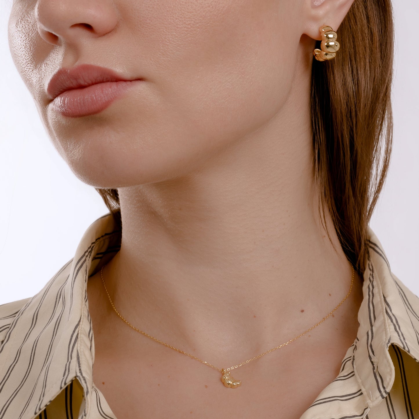 PETIT CROISSANT GOLD NECKLACE