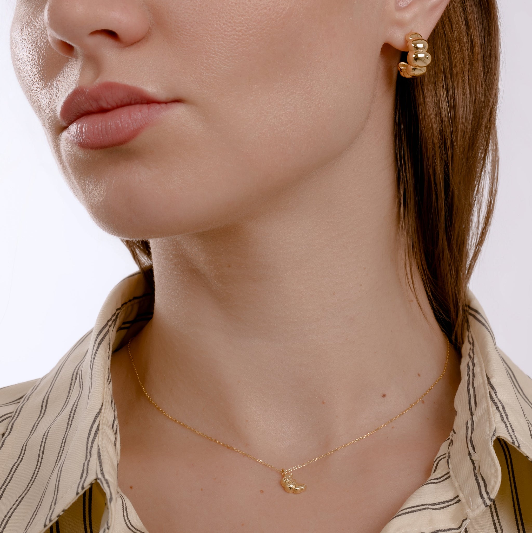 PETIT CROISSANT GOLD NECKLACE