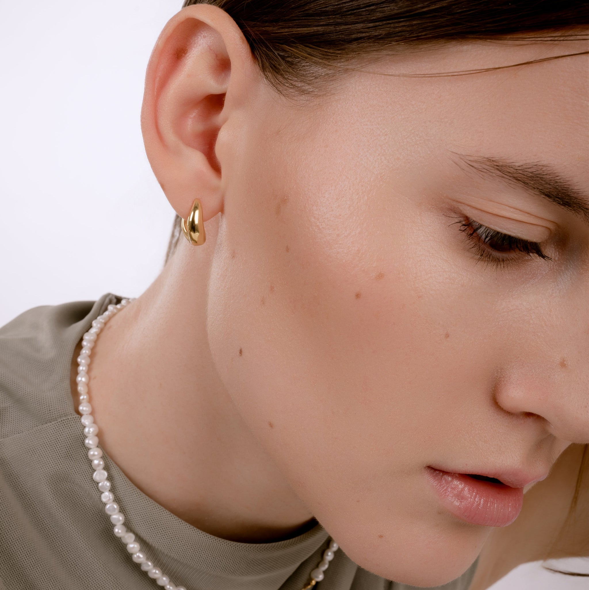 HEIRLOOM WAVY HOOP GOLD PLATED EARRINGS