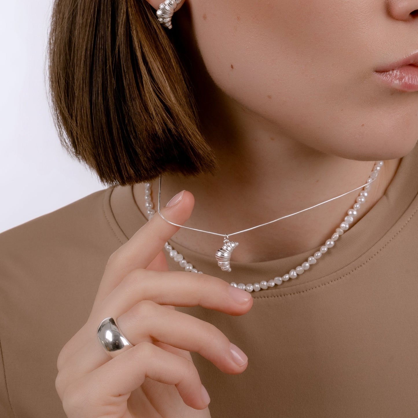 CHUNKY DONUT STATEMENT SILVER RING