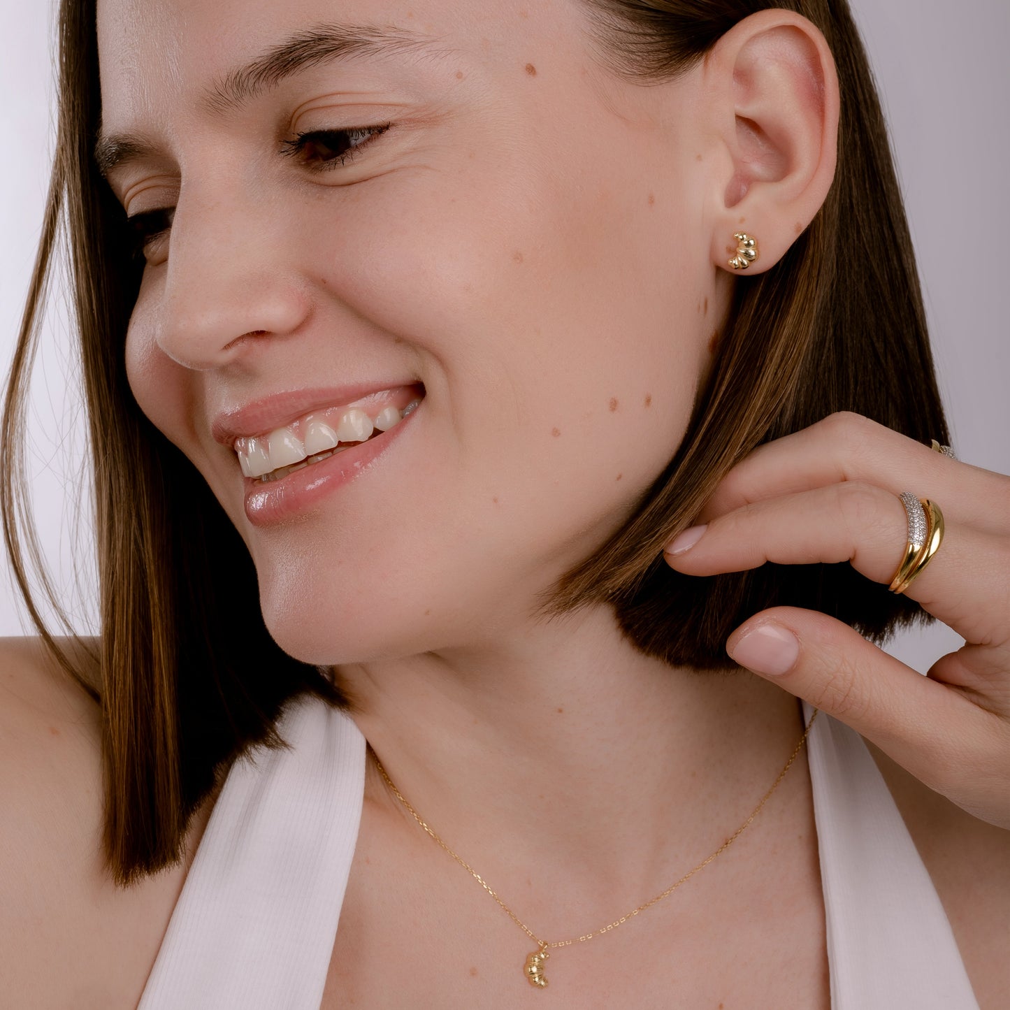 PETIT CROISSANT GOLD NECKLACE