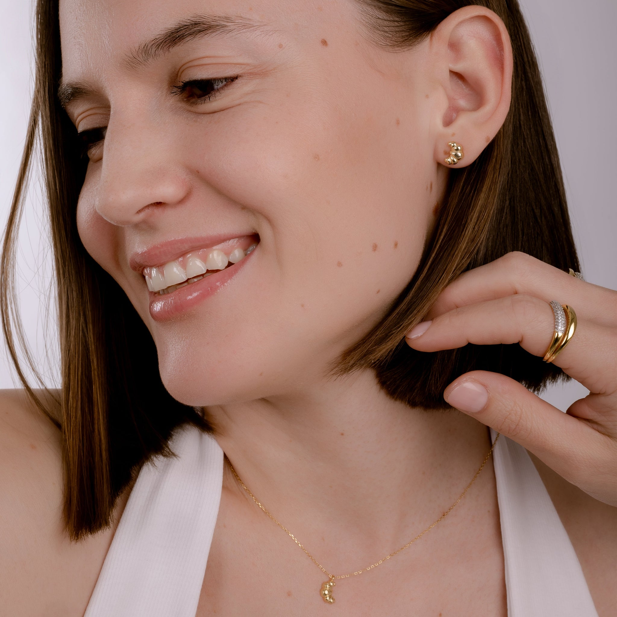 PETIT CROISSANT GOLD NECKLACE