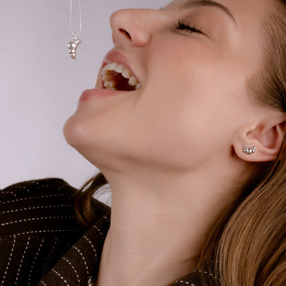 PETIT CROISSANT SILVER EARRINGS