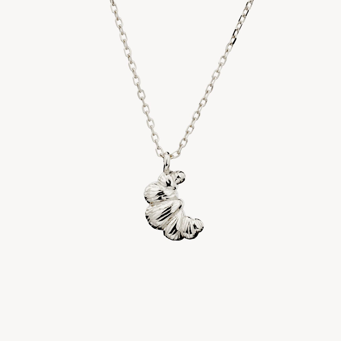 PETIT CROISSANT SILVER NECKLACE