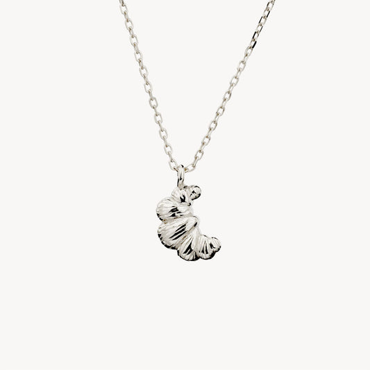 PETIT CROISSANT SILVER NECKLACE